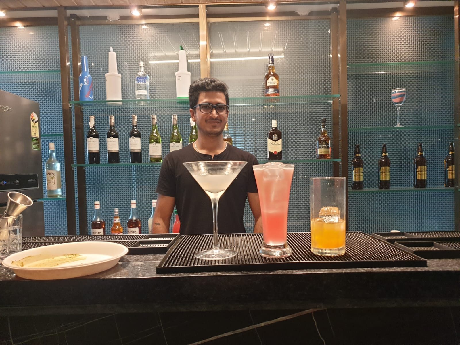 Dining - Bar and Lounge